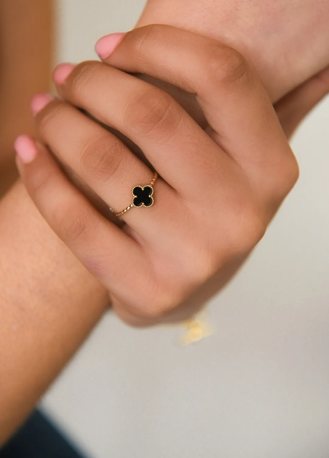 9ct Yellow Gold Black Onyx Clover Ring