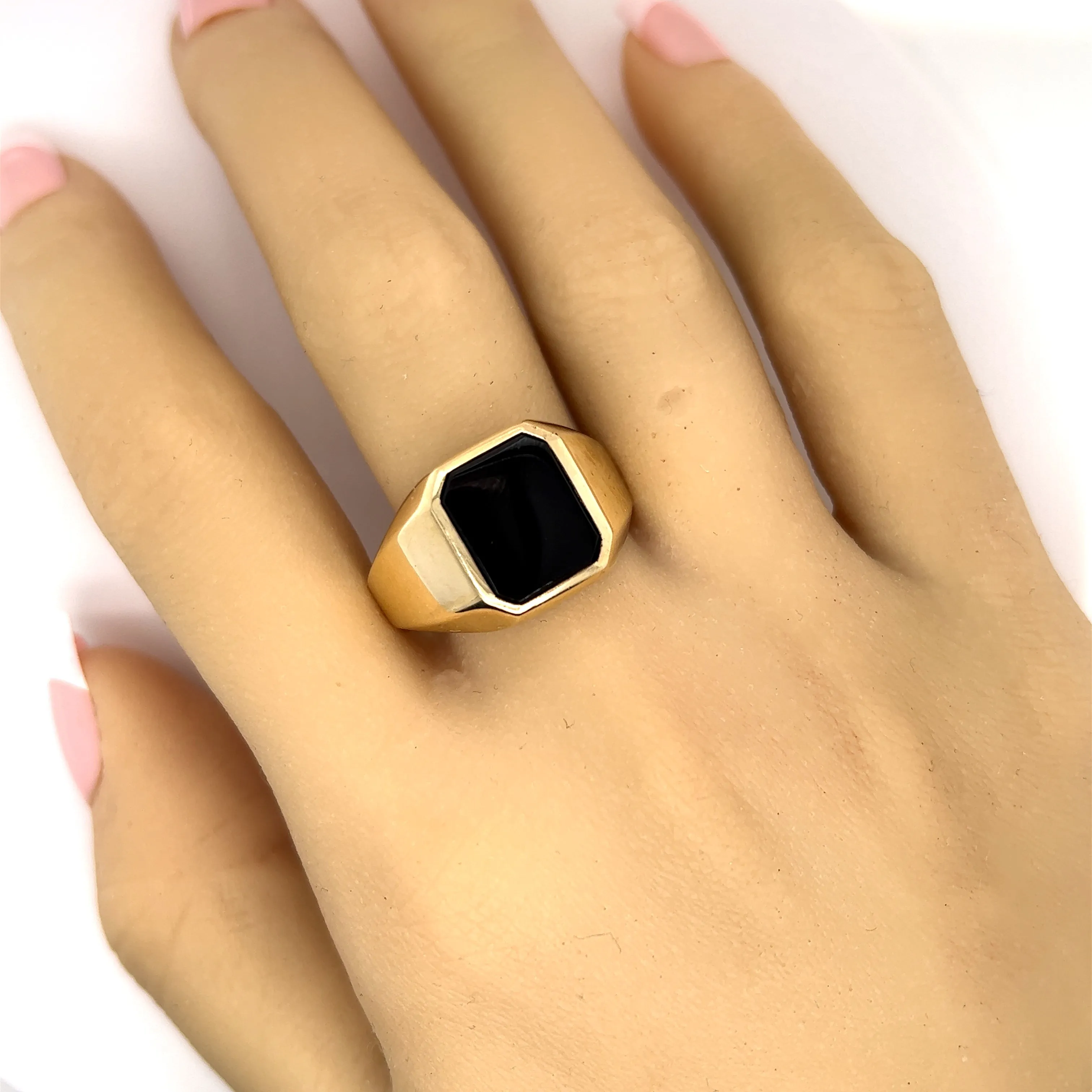 9ct Yellow Gold Onyx Signet Ring