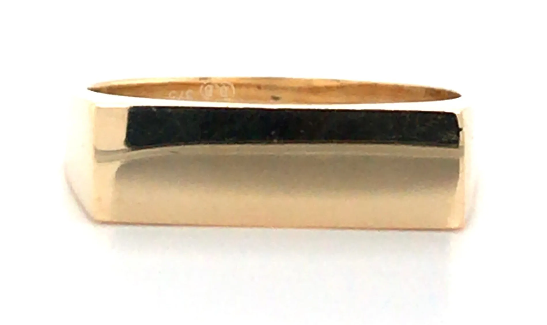 9ct Yellow Gold Rectangular Signet Ring.