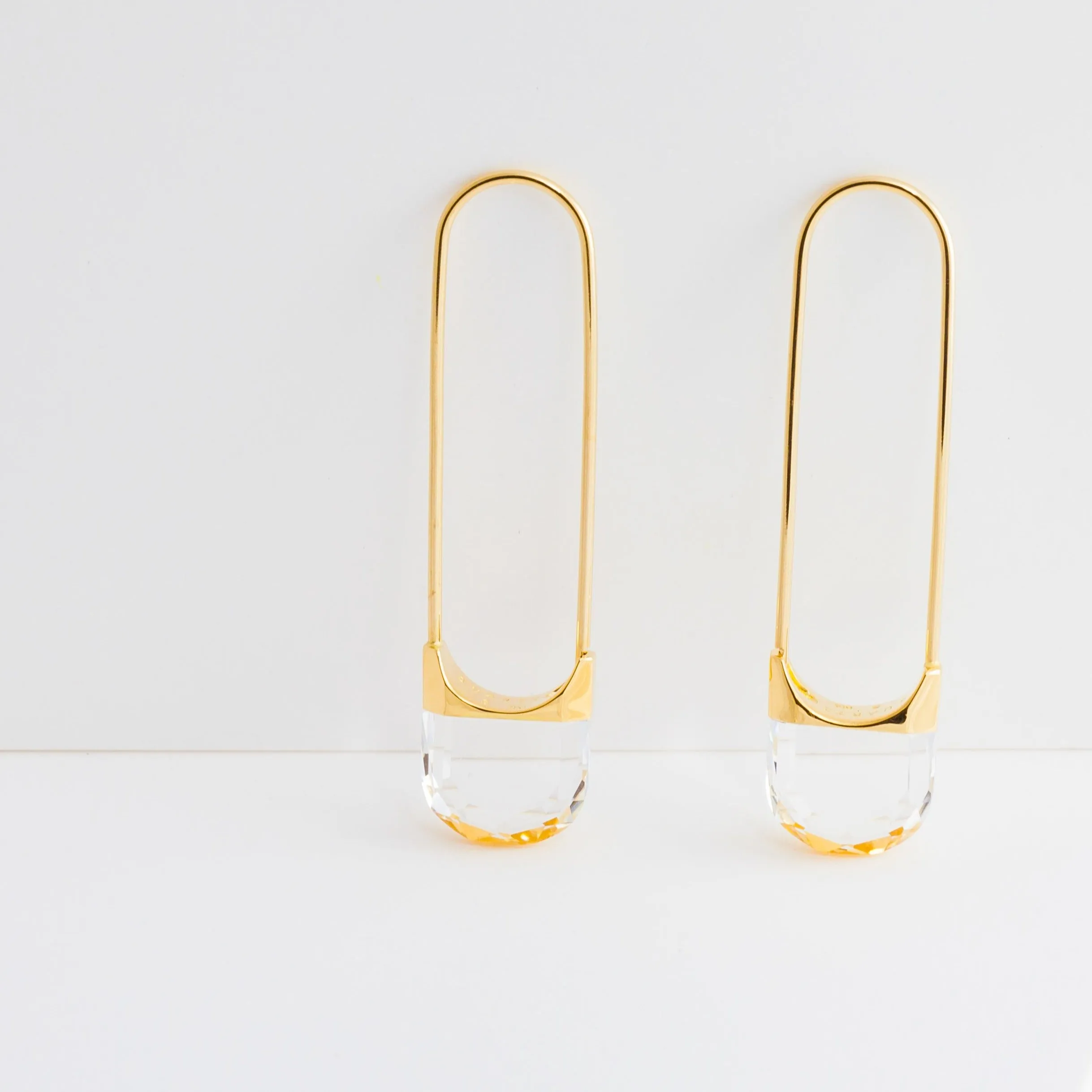 Drop oval quartz earring