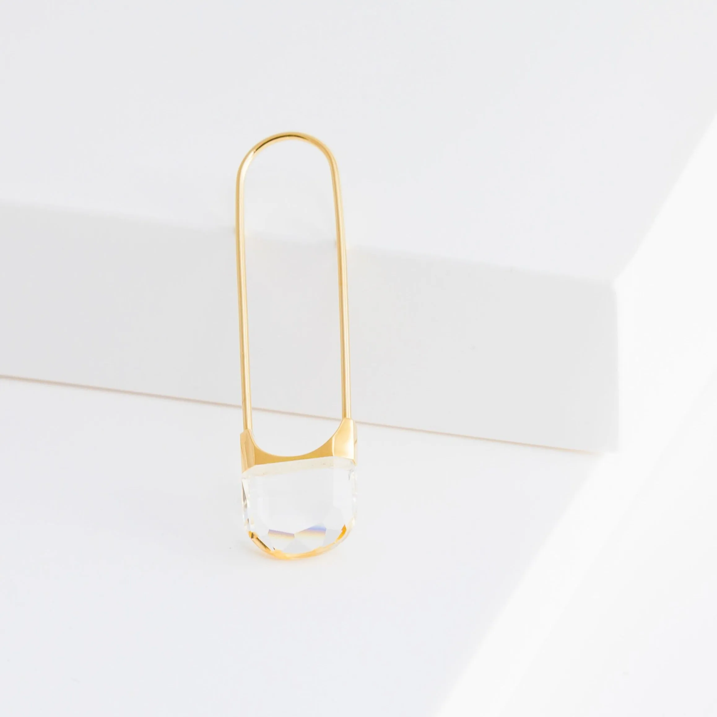 Drop oval quartz earring