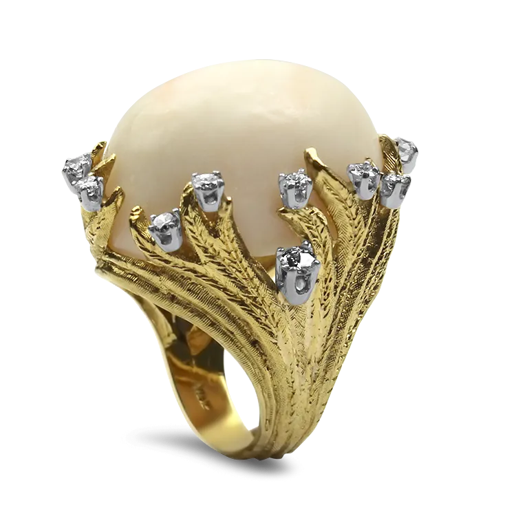 Estate 18K Yellow Gold Coral & Diamond Ring