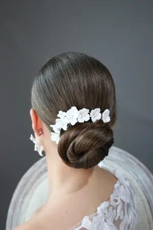 LUNA Porcelain and Pearl Floral Hair Comb