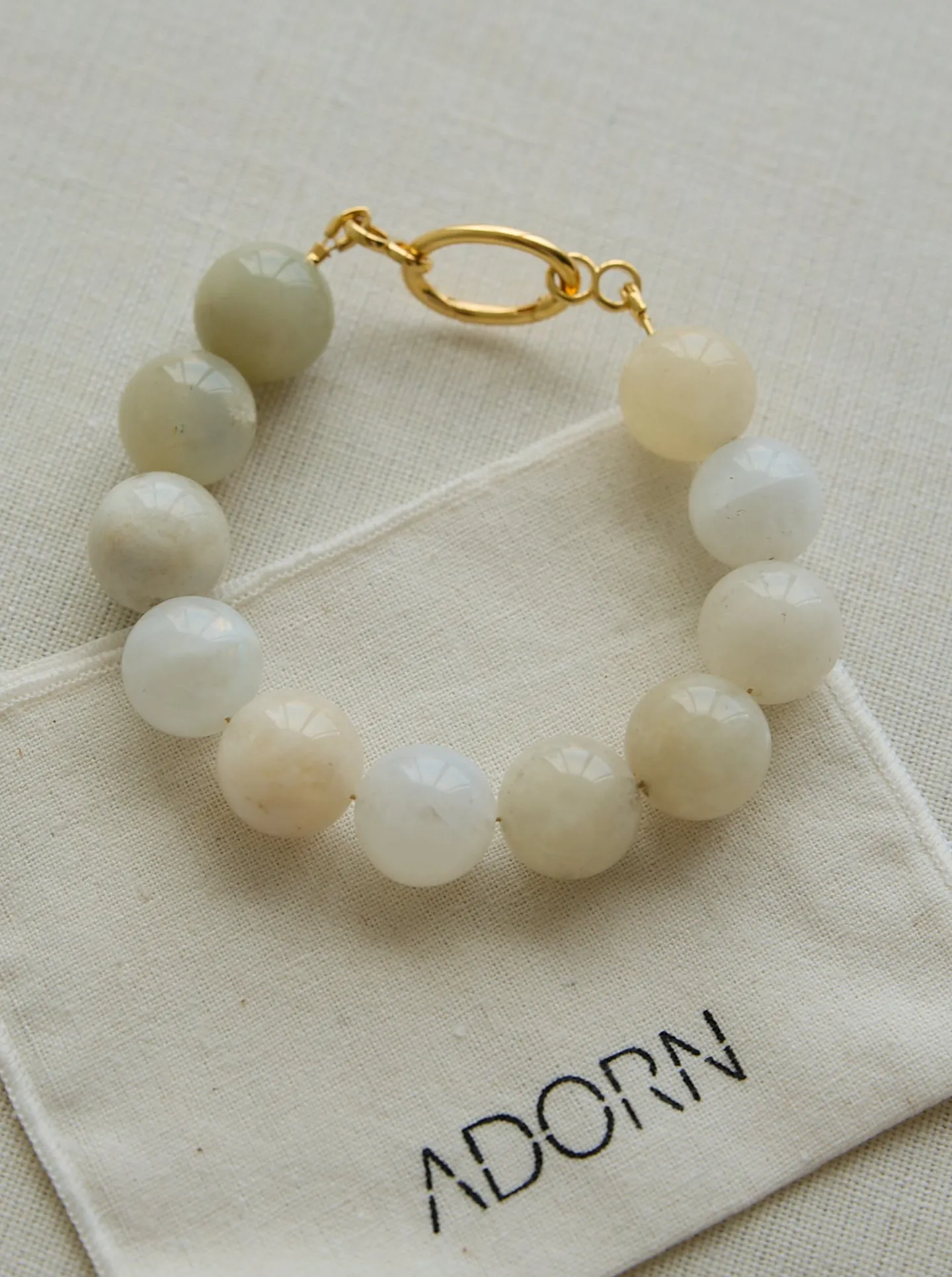 Milky moonstone Gold-Vermeil bracelet /  BOULE