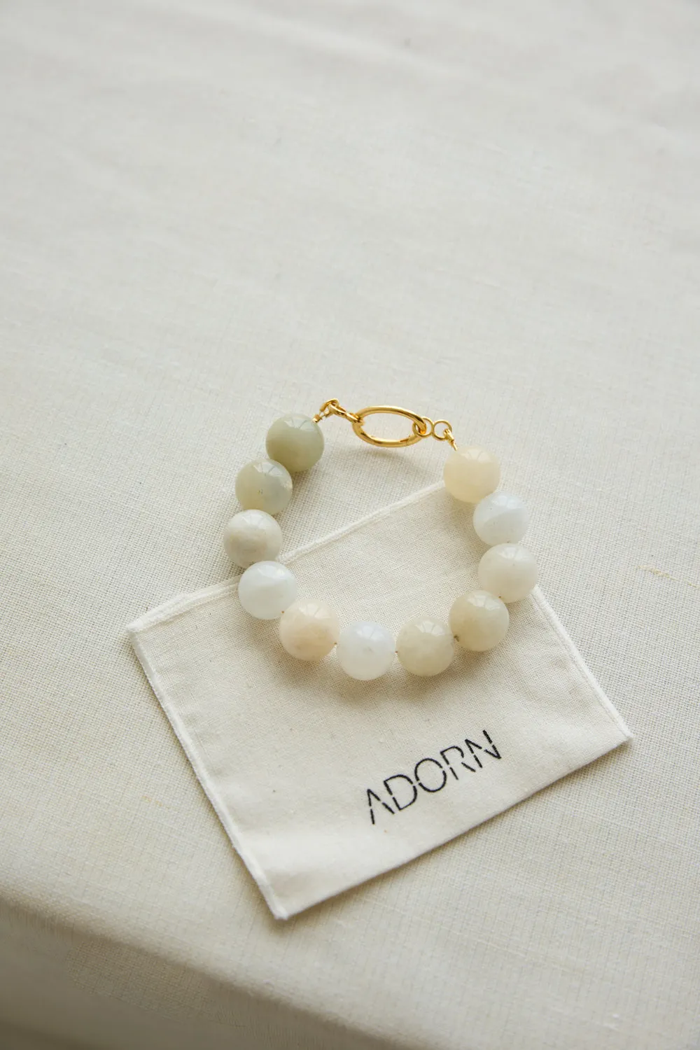 Milky moonstone Gold-Vermeil bracelet /  BOULE