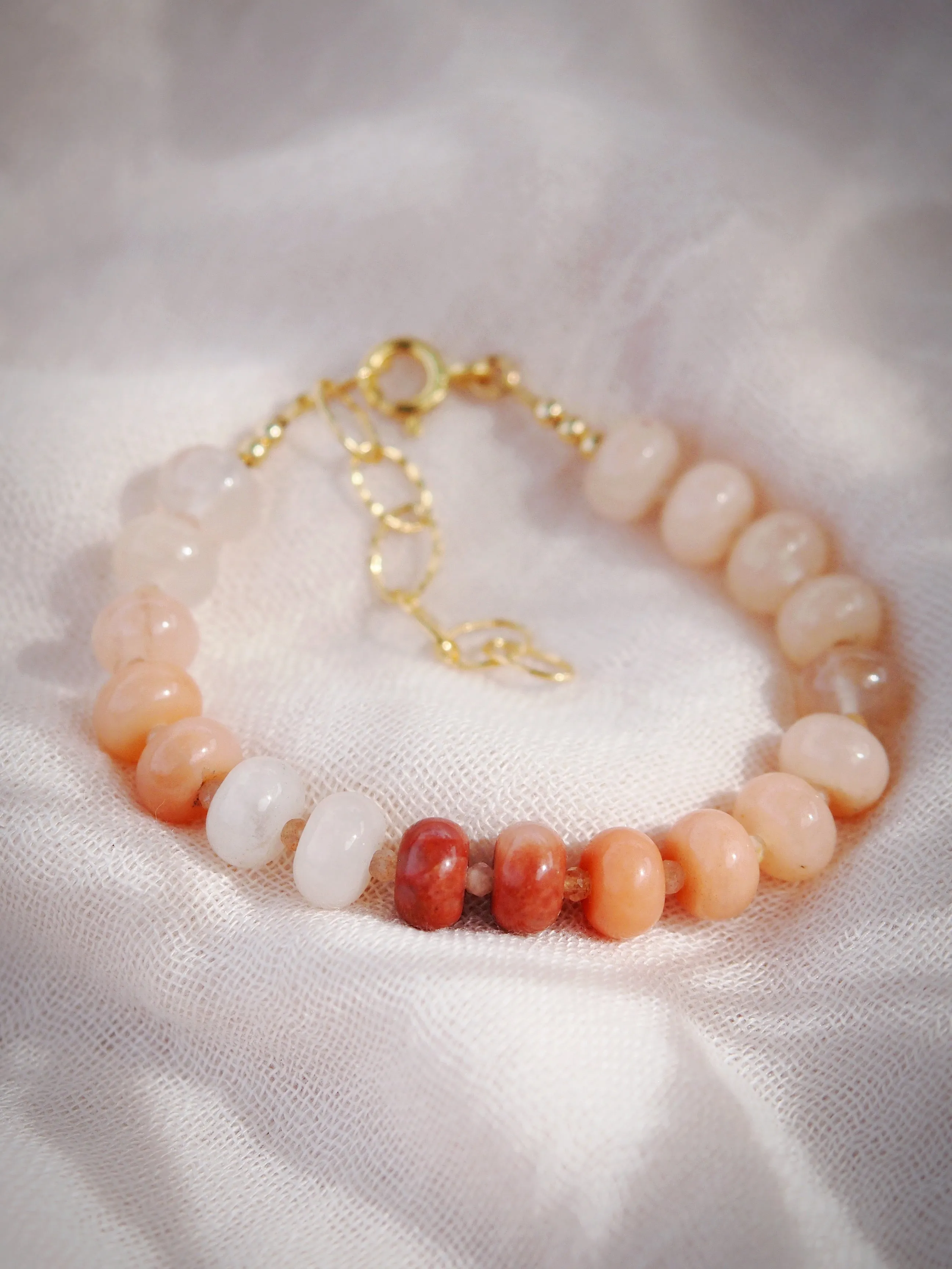 Peach Ombre Gemstone Bracelet - Ho'olaua'e