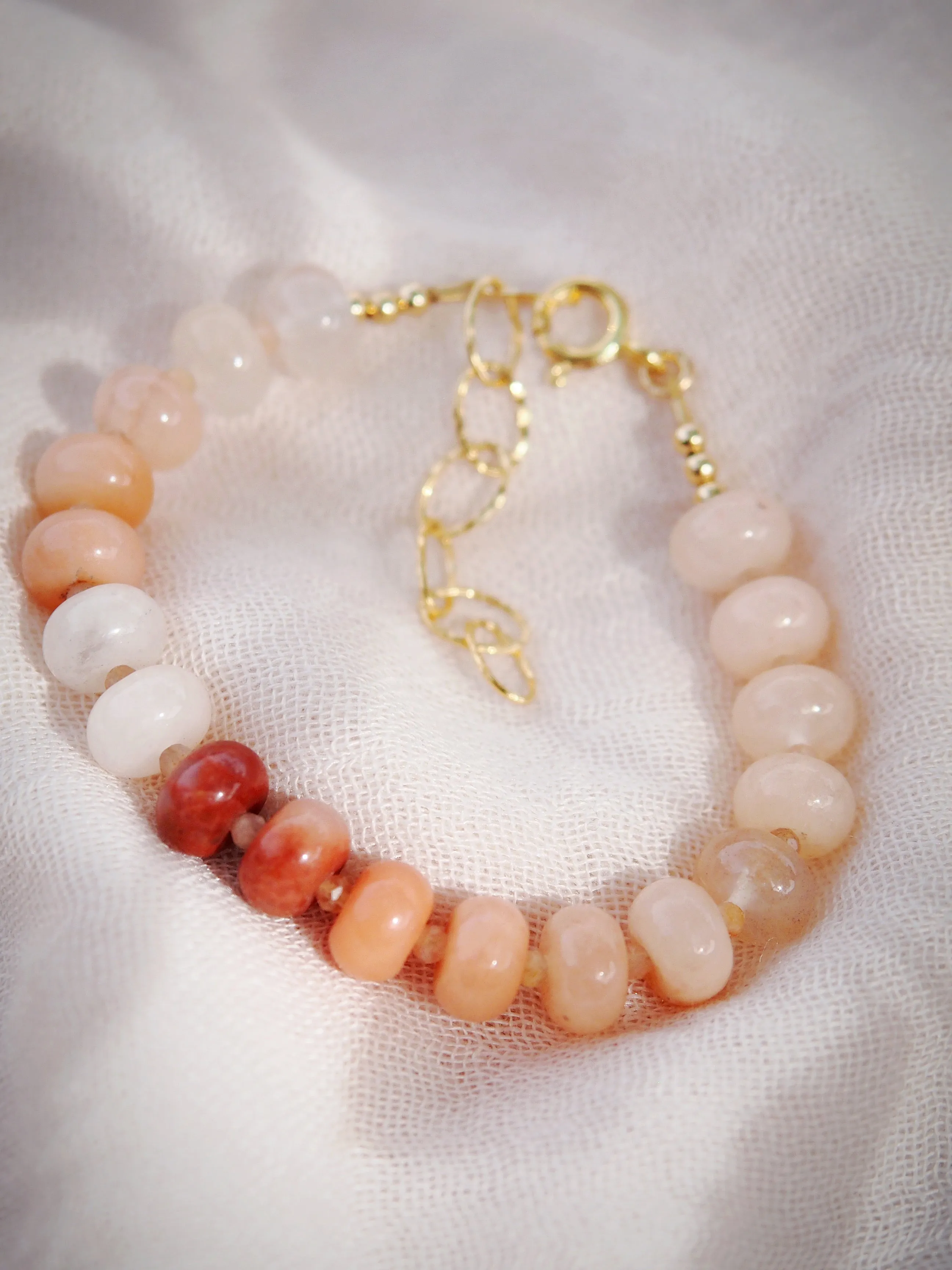 Peach Ombre Gemstone Bracelet - Ho'olaua'e