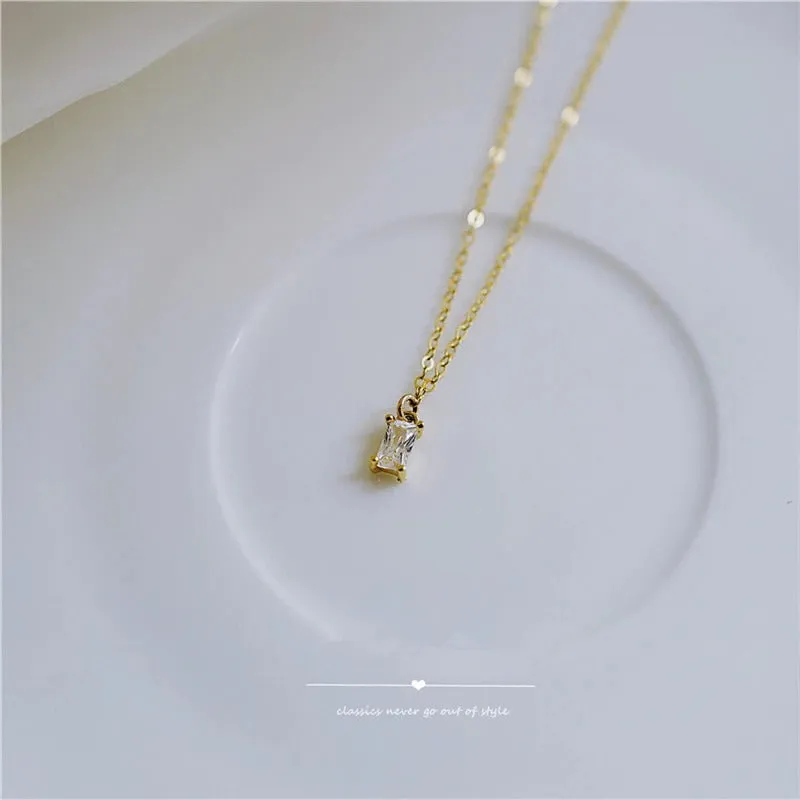 Simple and Chic Zircon Pendant with Clavicle Chain Necklaces