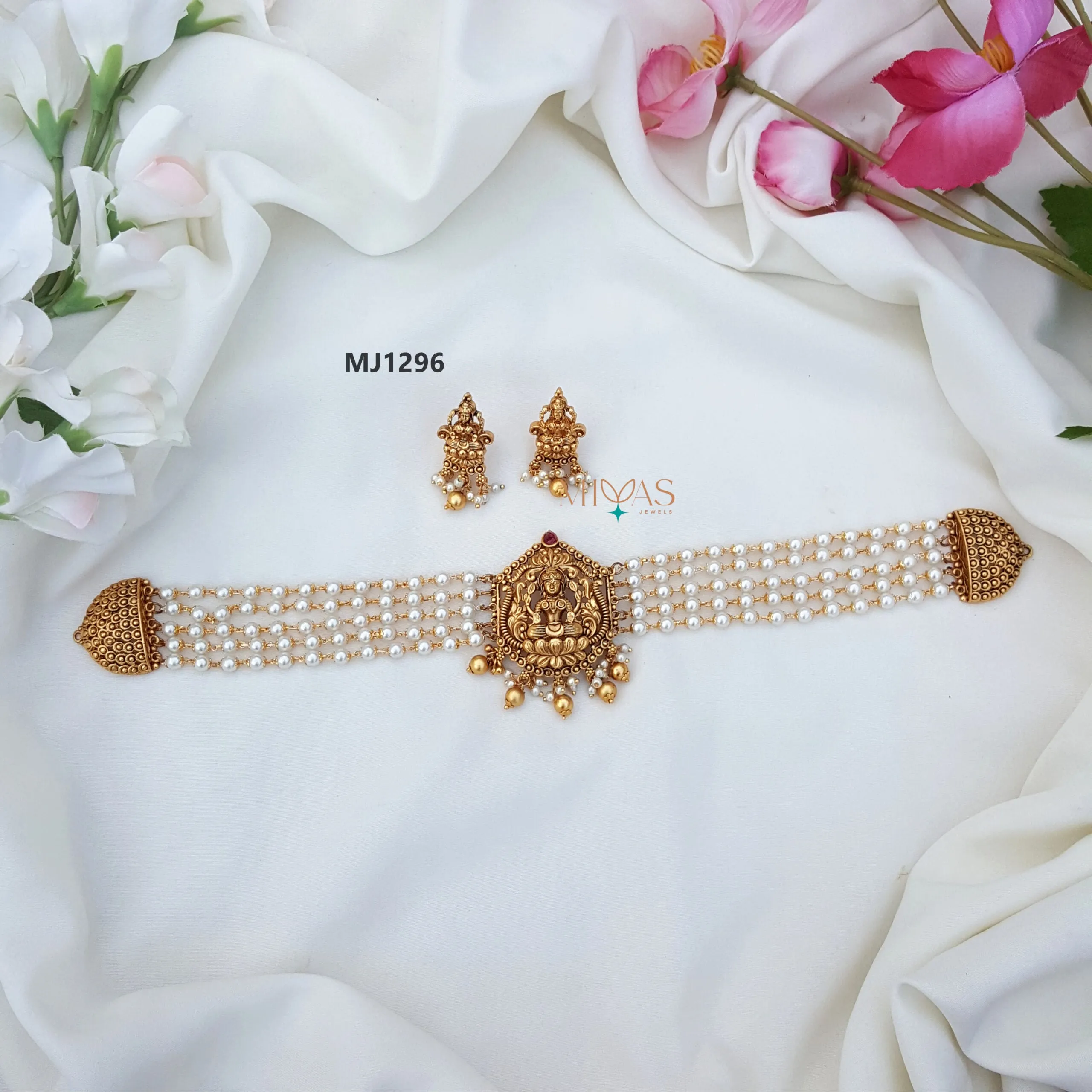 Stunning Lakshmi Design Choker - Pearl