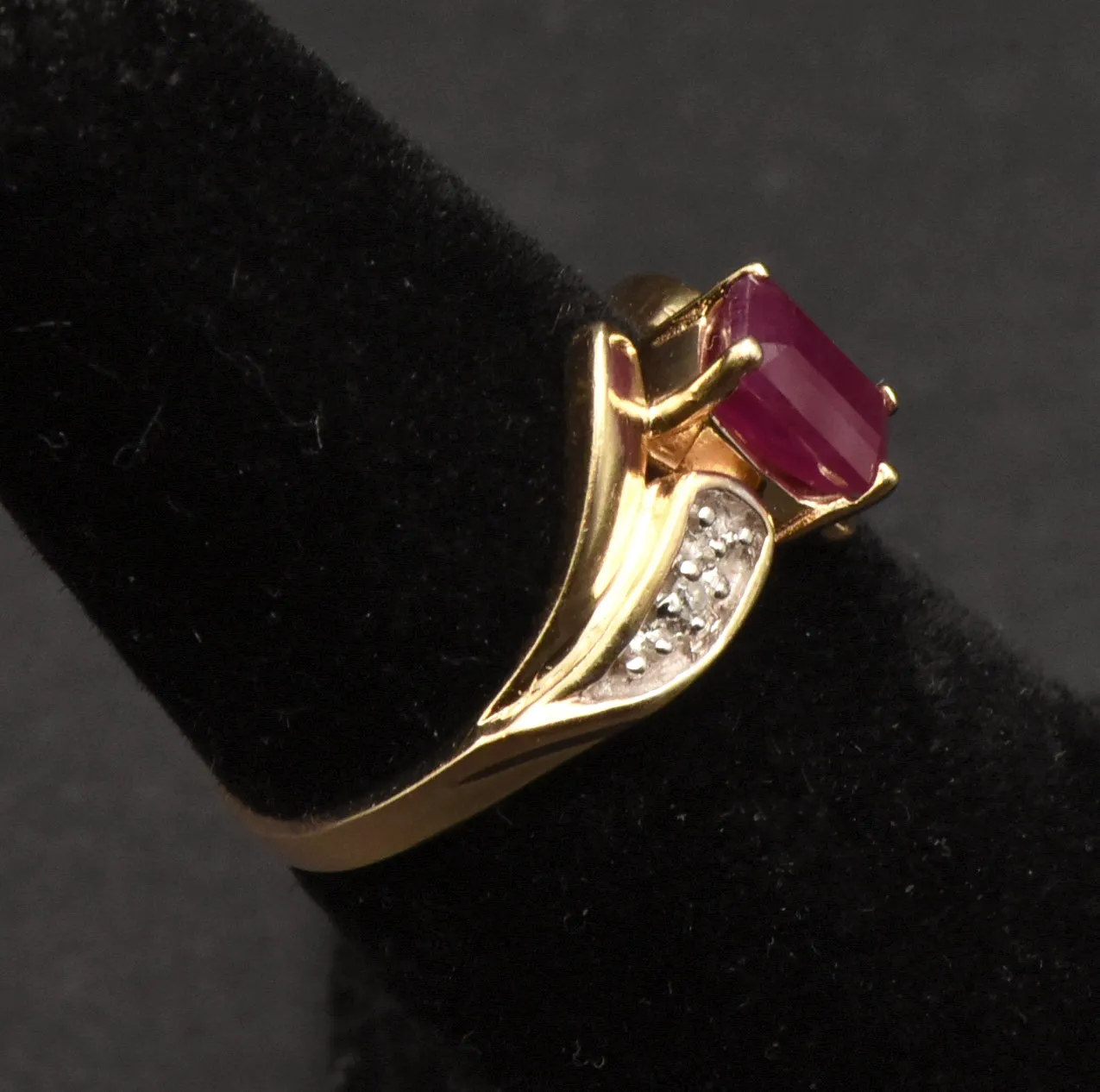 Vintage 14k Gold Ruby and Diamond Ring - Size 5