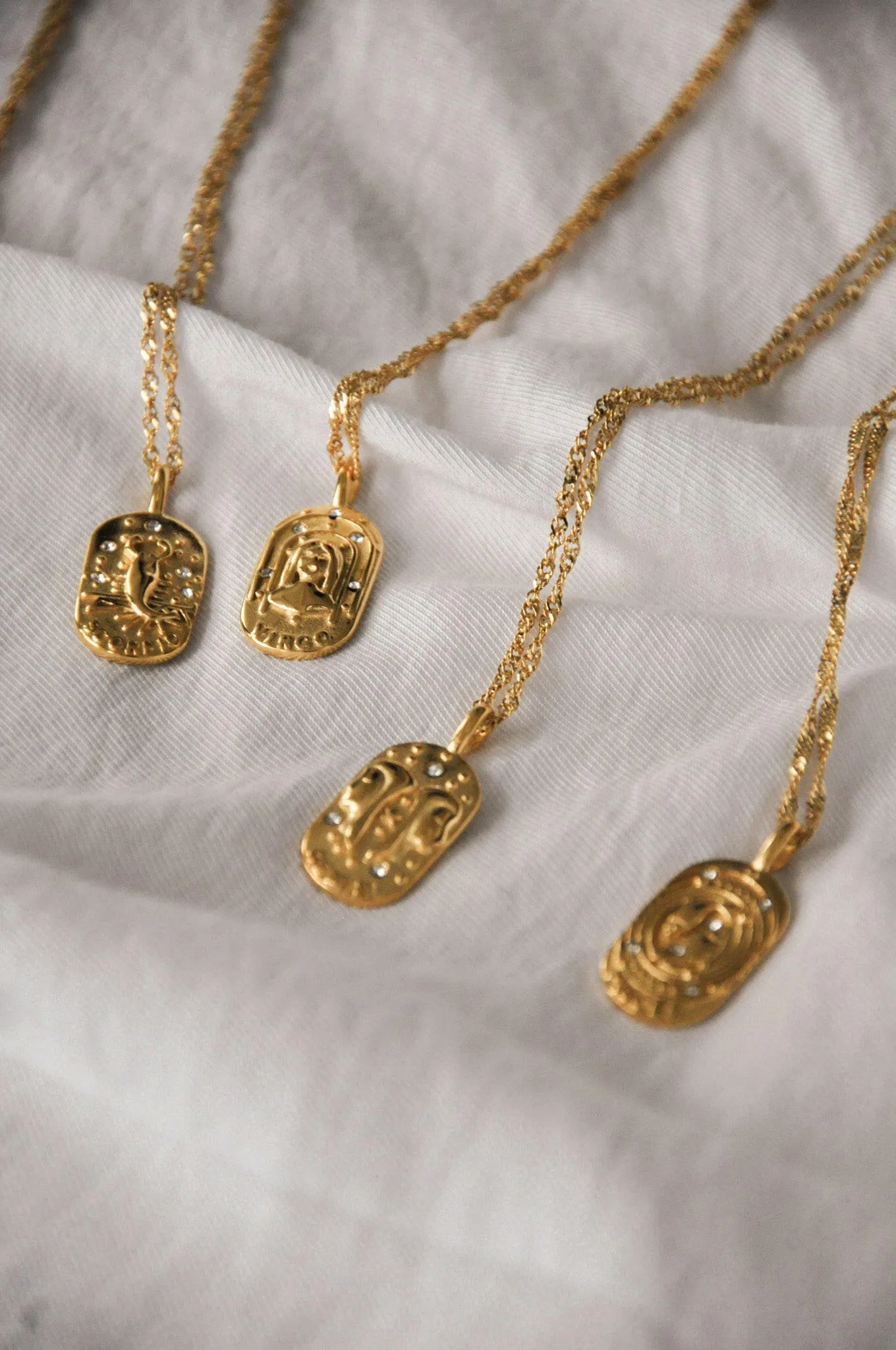 Virgo 18k Gold Zodiac Pendent Necklace